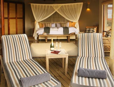 Honeymoon Suite Bedroom, Nambiti Plains Lodge, Nambiti Private Game Reserve