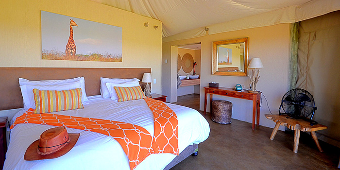 Ndaka Safari Lodge Nambiti Safari Vacation Bookings Tented Safari Nambiti Private Game Reserve KwaZulu-Natal