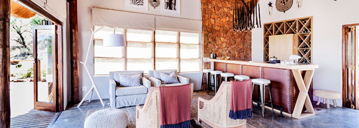 Bar area lodge luxueux africaine Nambiti Esiweni Luxury Safari Lodge suites prives de luxe Afrique du Sud
