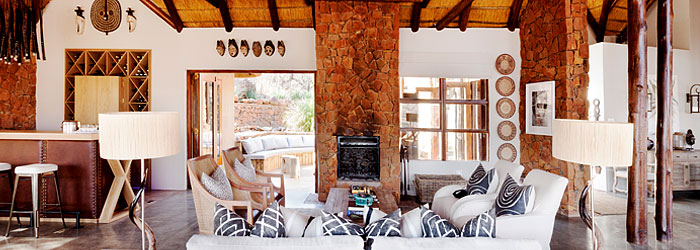 Living Room lodge luxueux africaine Nambiti Esiweni Luxury Safari Lodge suites prives de luxe Afrique du Sud